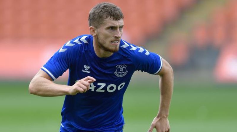 Schalke poised to land Everton right-back Jonjoe Kenny